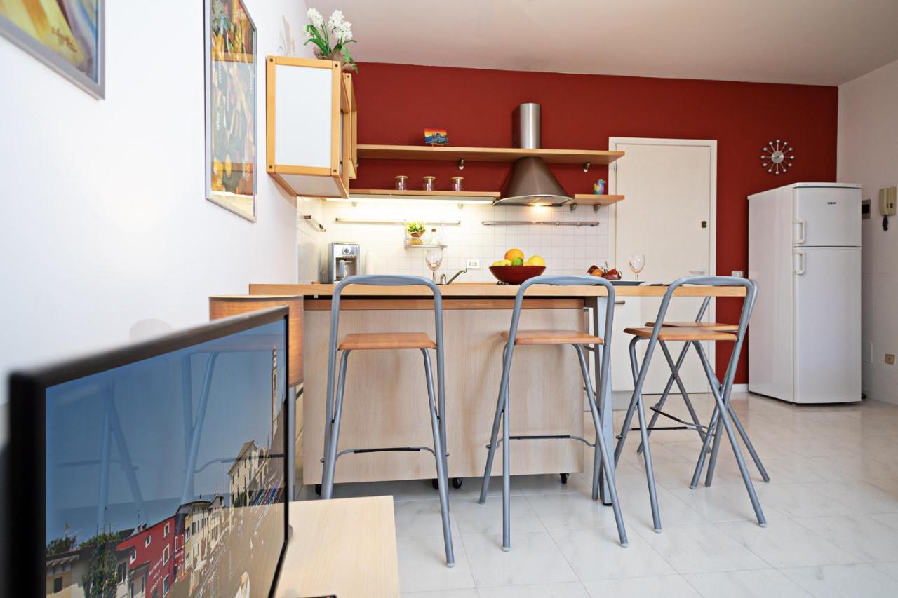 Apartment Ortensia - Regarda Travel Lazise Ngoại thất bức ảnh