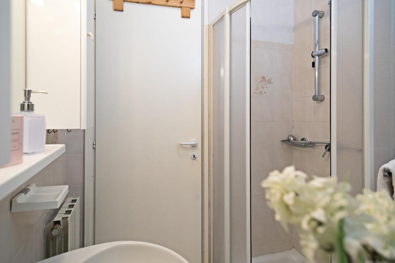 Apartment Ortensia - Regarda Travel Lazise Ngoại thất bức ảnh